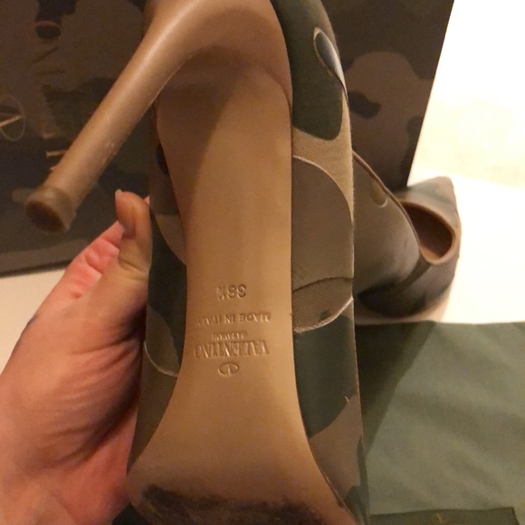 Authentic Valentino heels - Picture 6 of 6